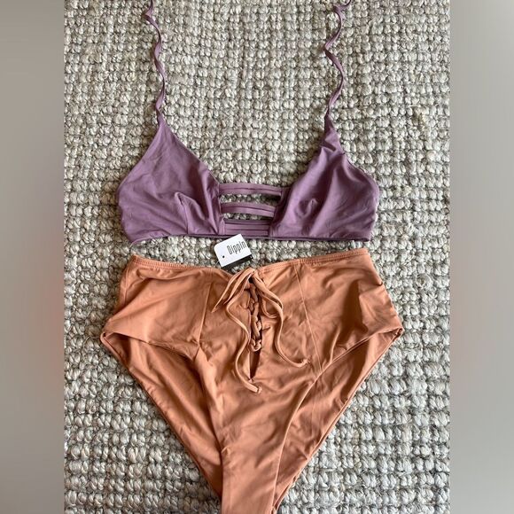 Nwt Dippin’ Daisy’s high waist lace up mocha bottom mauve purple top - Picture 1 of 2